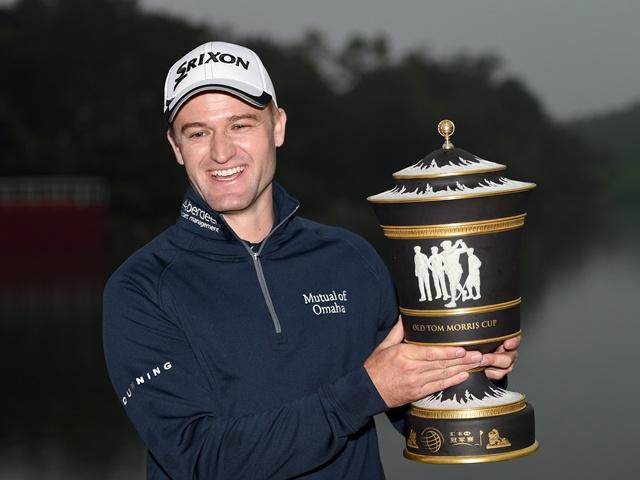 Russell Knox with the HSBC trophy 